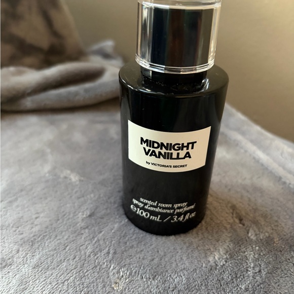 Victoria's Secret Midnight Vanilla Room Spray NWT - Picture 3 of 5